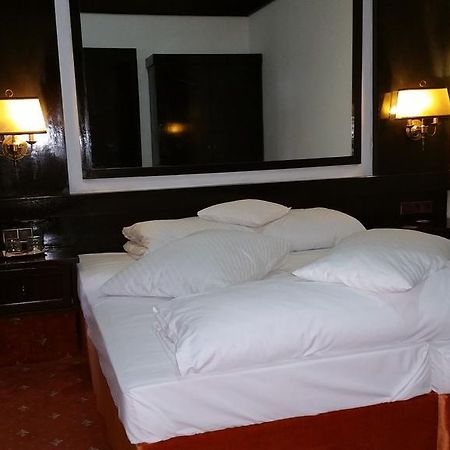 Hotel Conacul Balta Albă Esterno foto
