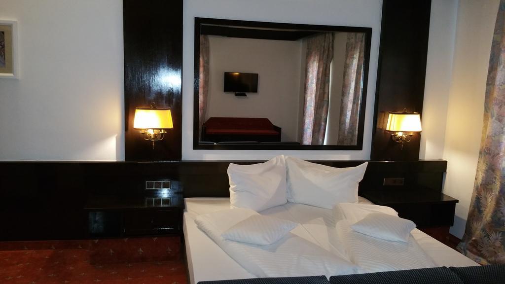 Hotel Conacul Balta Albă Esterno foto