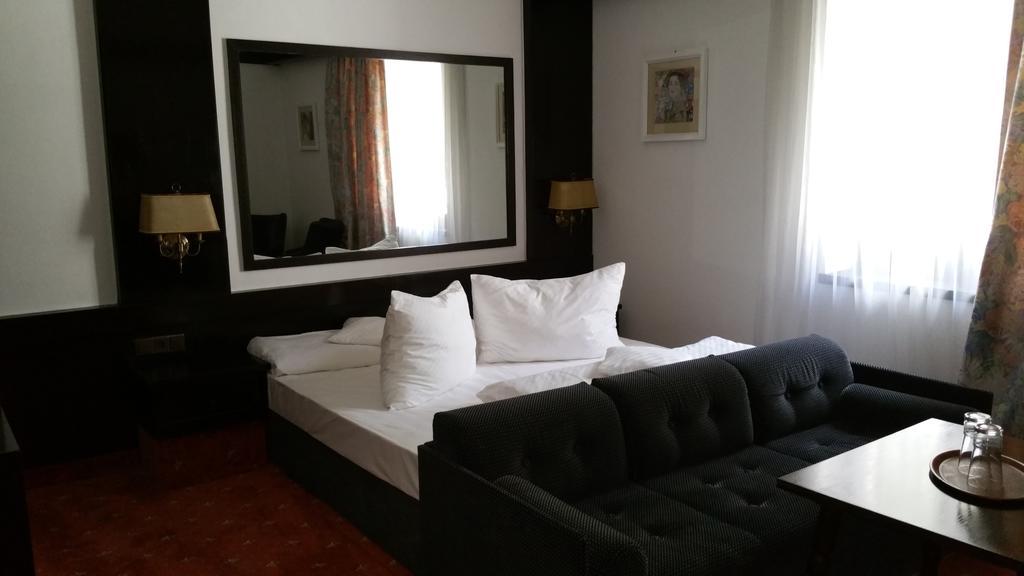Hotel Conacul Balta Albă Esterno foto
