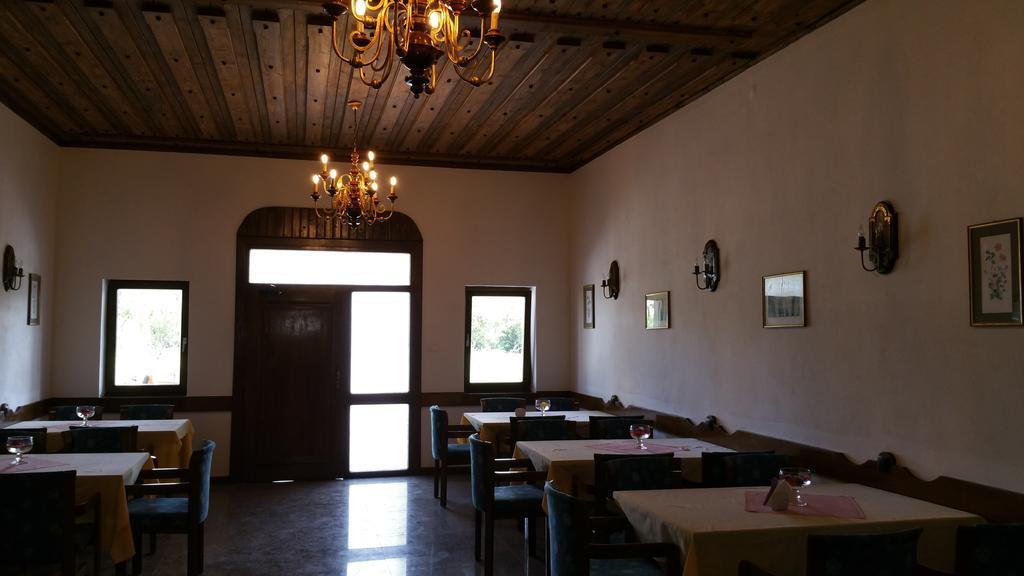 Hotel Conacul Balta Albă Esterno foto