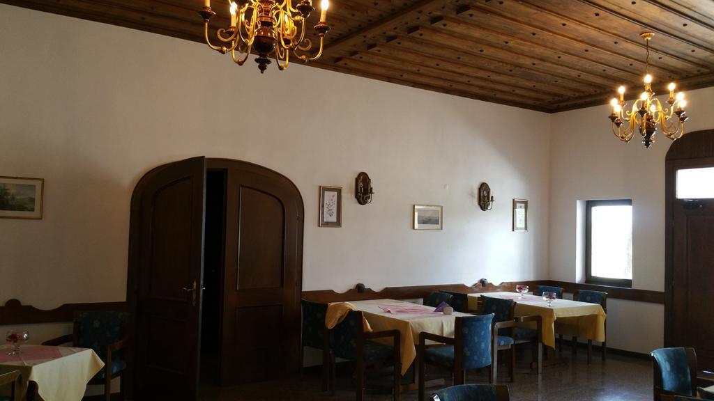 Hotel Conacul Balta Albă Esterno foto